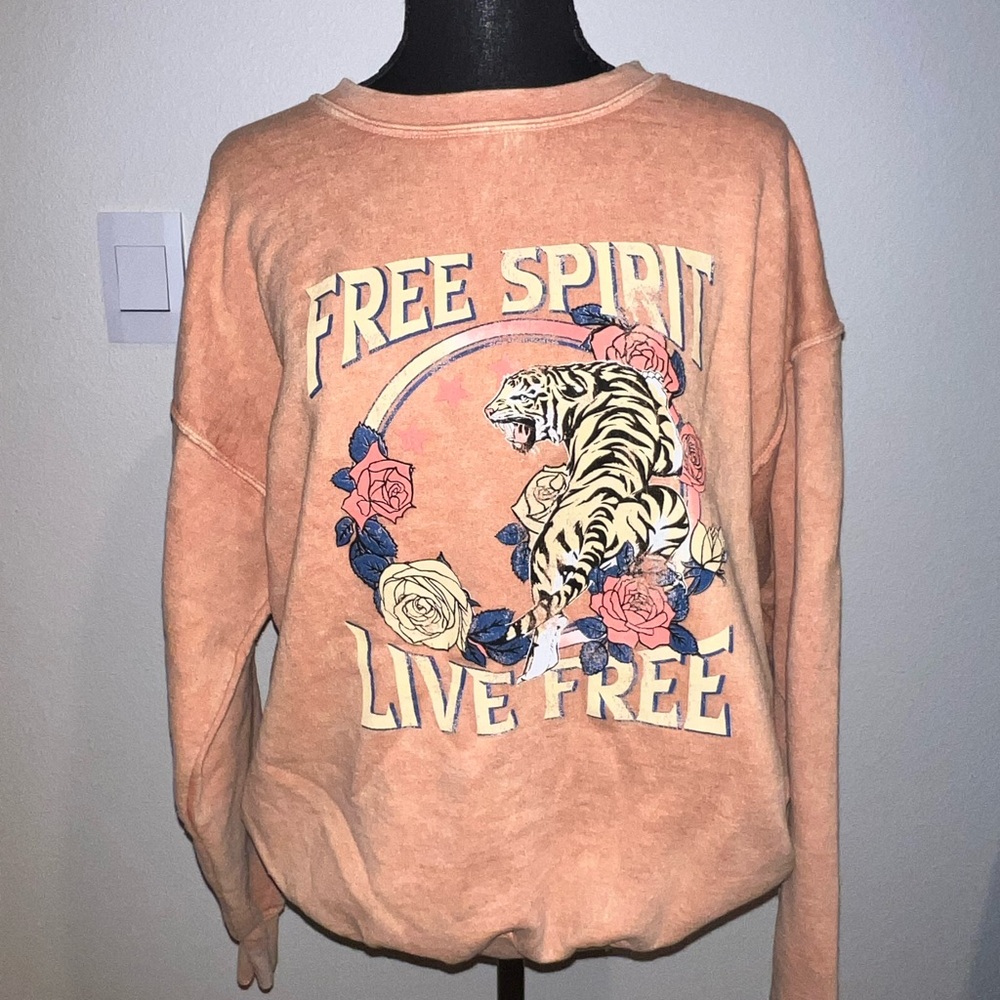 Free Spirit Live Free Graphic Sweatshirt Size M